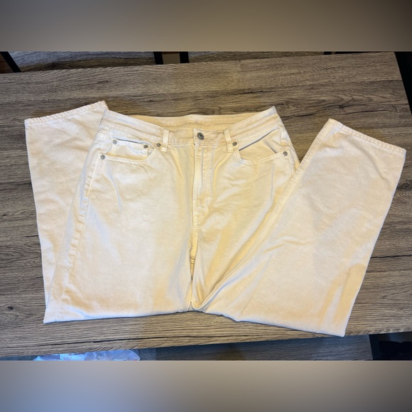 American Eagle AE Khaki Mom Jeans Straight Mid Rise Size 12 Short Never Worn - Picture 8 of 8